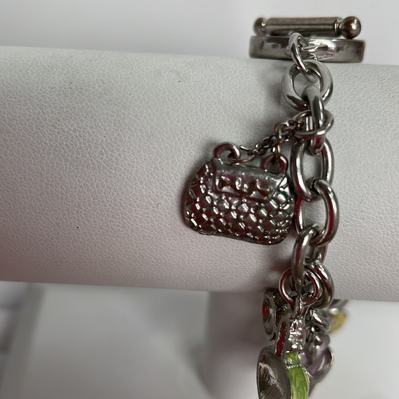 Silver Tone Macys Charm Bracelet. - Picture 13 of 13